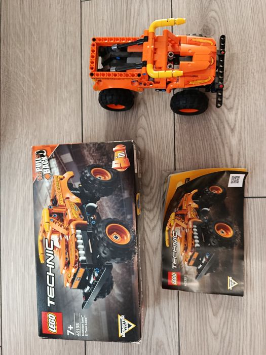 Vând lego tehnico (monster jam) 2 in 1