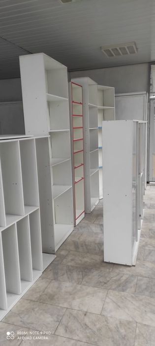 Полки для магазина или аптеки