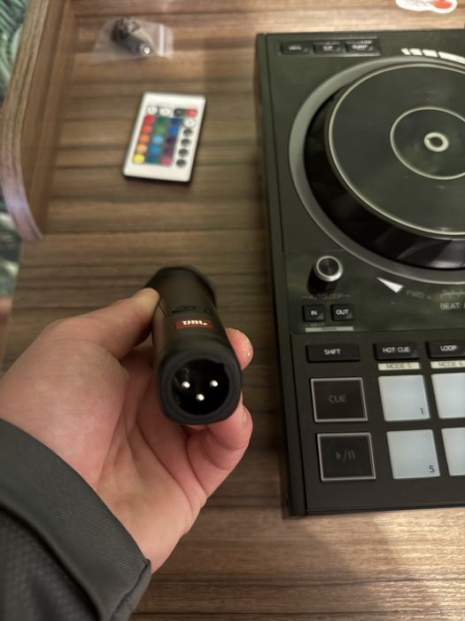 vand jbl partybox 710 ca nou + microfon jbl tune 100