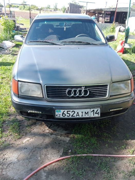 Автомобиль Ауди 100 С4