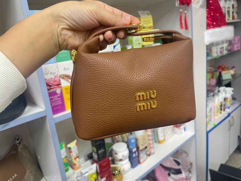 Миниатюрные сумочки MIU MIU