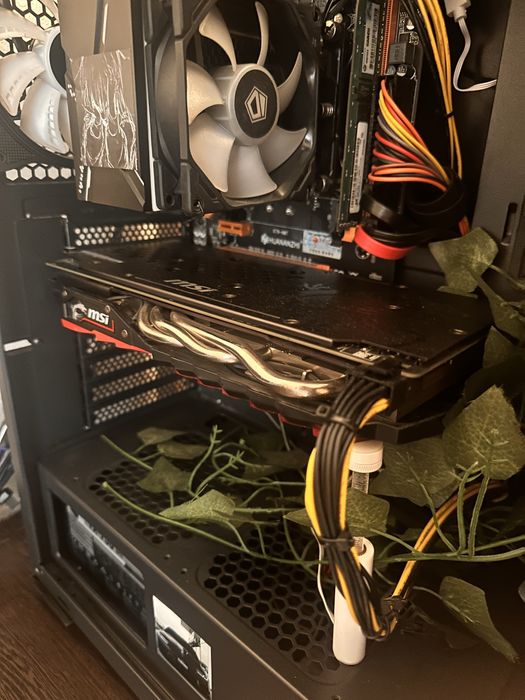 Продам Видеокарту Msi GeForce GTX 1080Ti