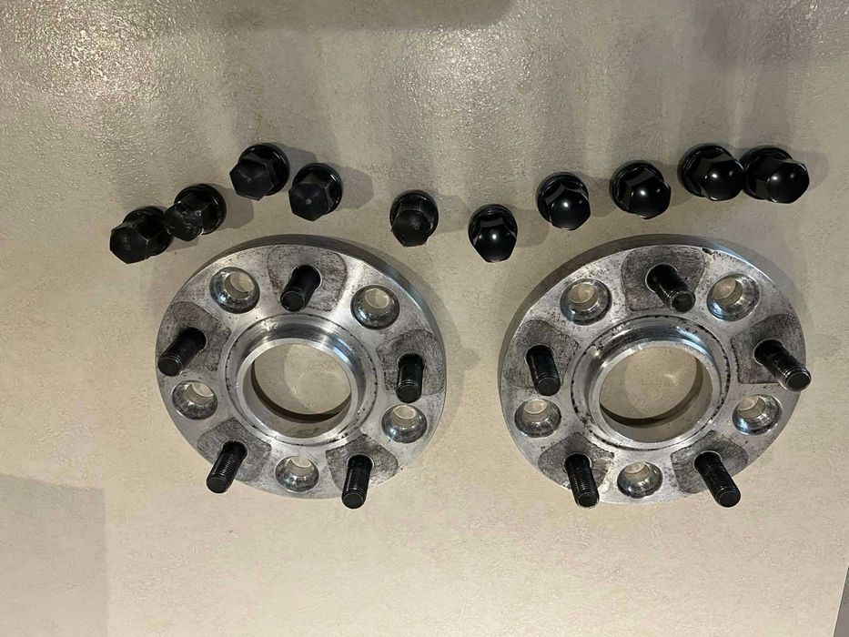 Дистанционни фланци, 15мм. 5х130 за порше 996