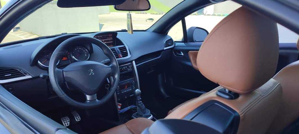 Peugeot 207 CC. Euro 5 An 2012