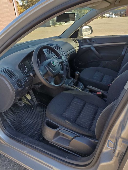 Продам шкоду октавия.