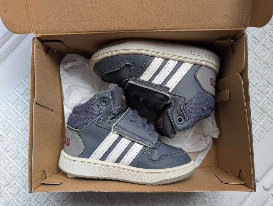 Високи детски кожени маратонки Adidas 22 номер