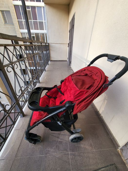 Продам коляску joie