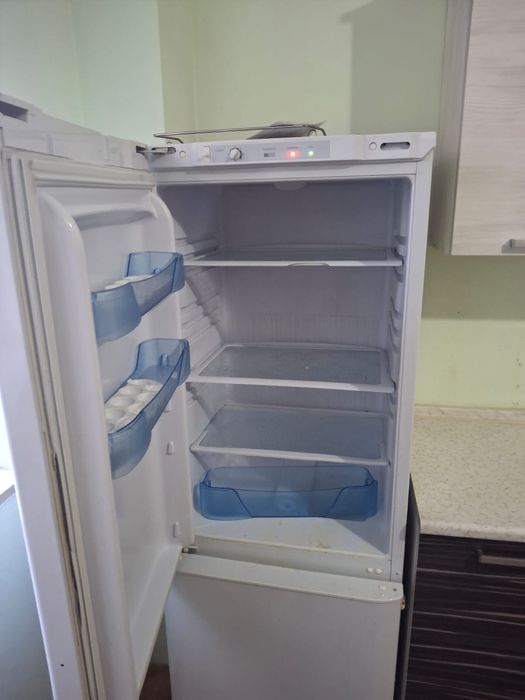 Холодильник, морозильная камера