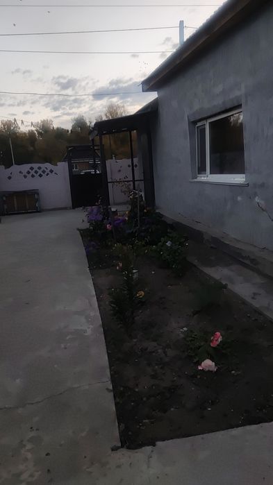 Продам дом готовый для проживания с гаражом и баней