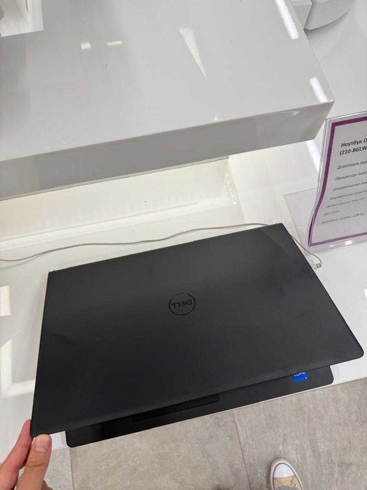 Ноутбук DELL Vostro 3530