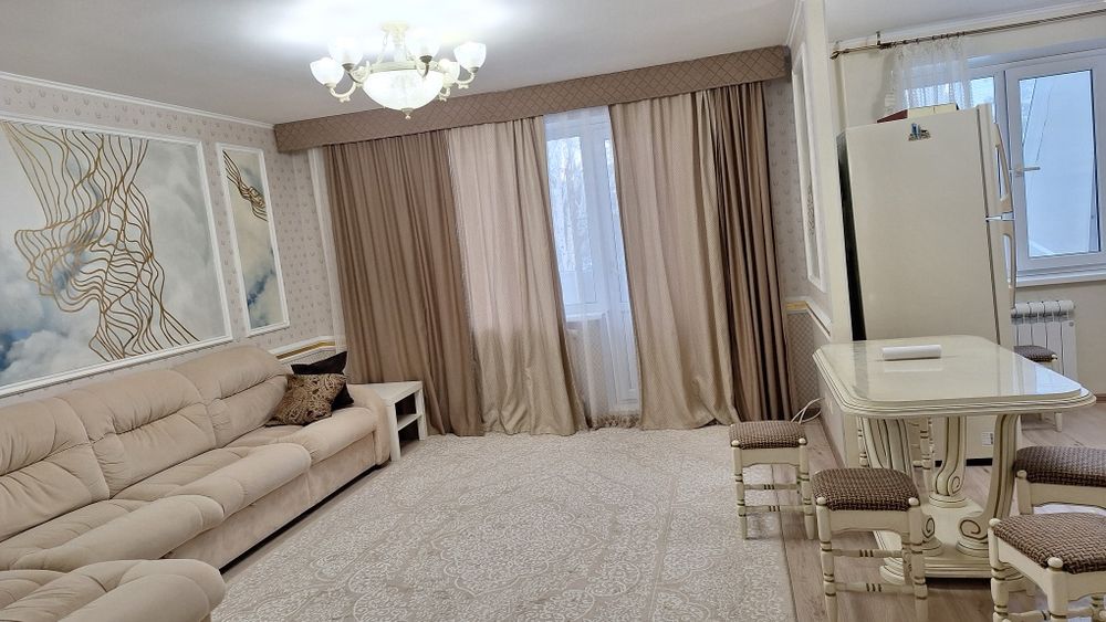 продам  трехкомнатную квартиру