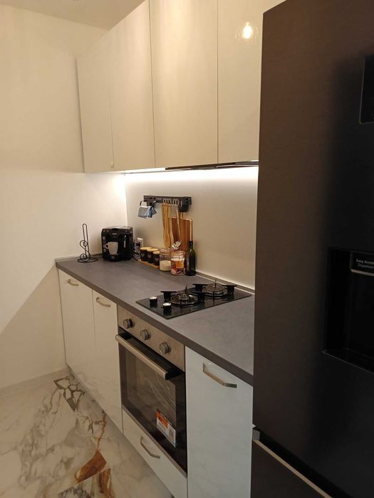 Продава се Многостаен апартамент в Шумен, Център - 150 кв.м за 2040 €/кв.м - Снимка #3