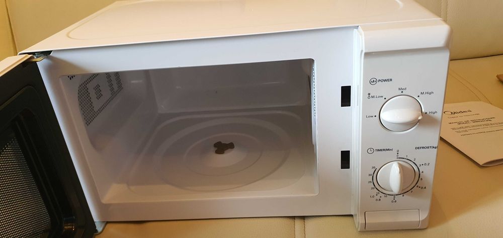 Cuptor cu microunde Midea MM820CPB