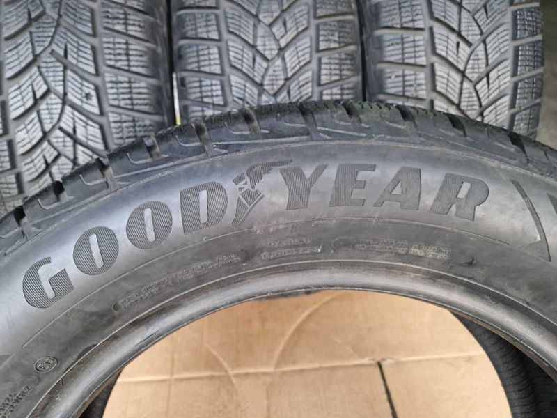 4 Goodyear R17 225/60
зимни гуми
DOT4120