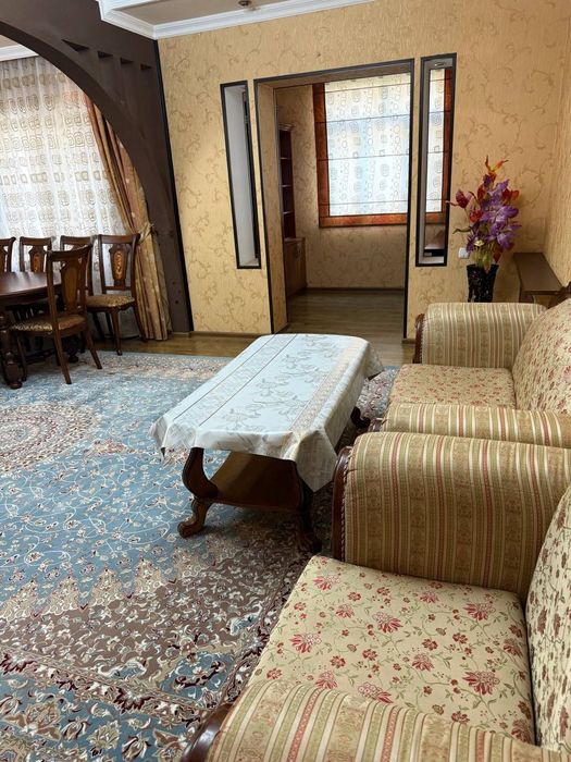 Продается Юнусабад-19 4х комнатная удвоенный зал