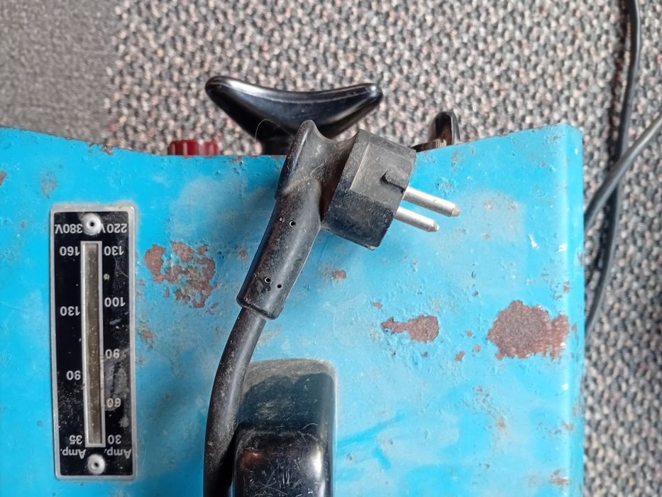 Vand aparat de sudura cu electrod