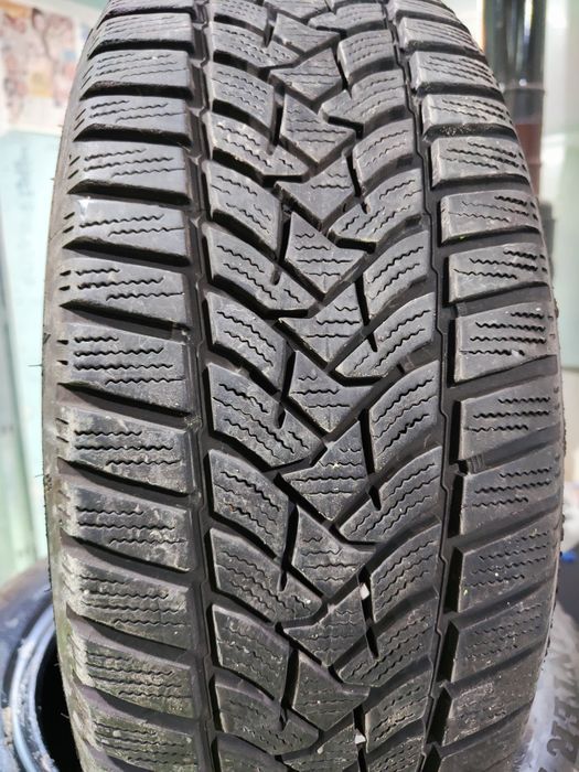 4 бр зимни 195/55/16 Dunlop