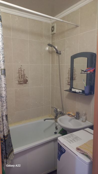 Продам квартиру  3 комнатная