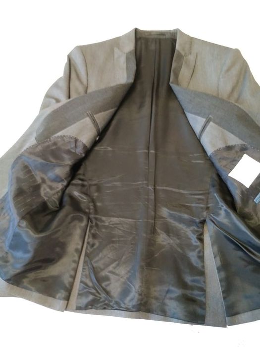 Продам мужские костюмы