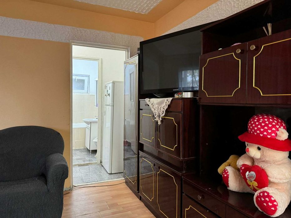 Inchiriez apartament