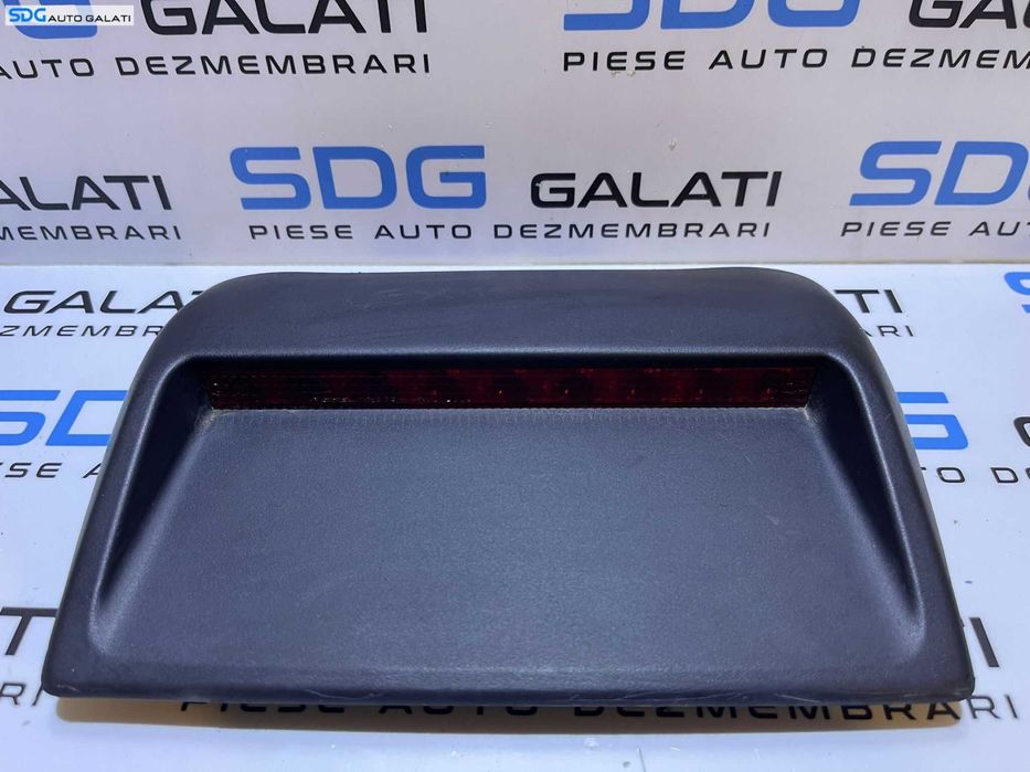 Stop Lampa Tripla Centrala Auxiliara de pe Luneta Geam Sticla Portbagaj Lexus IS 2005 - 2010 Cod 278-78420