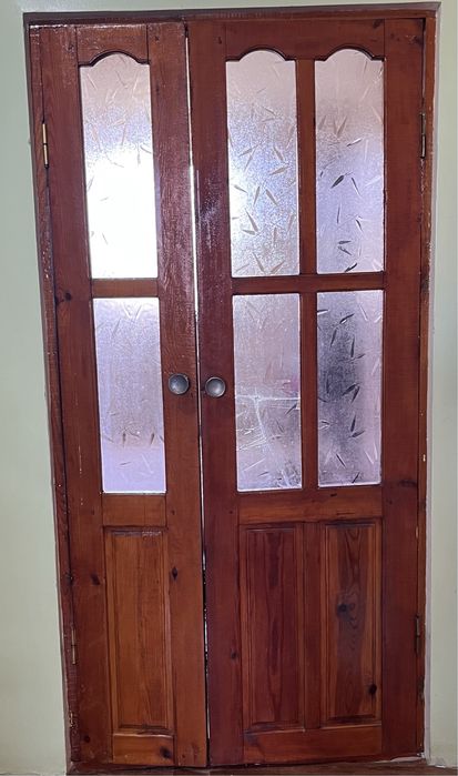 Б/у Продаются деревянные двери