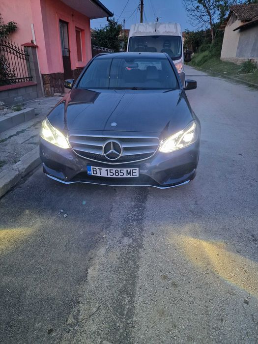Продавам Мерцедес Е клас 2.2 2013 година
