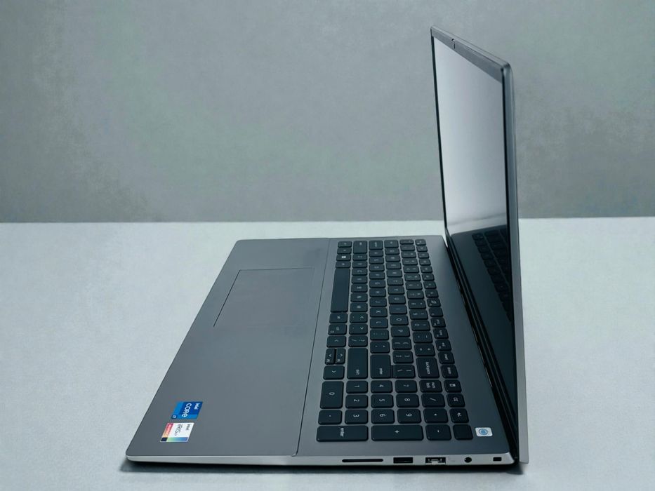 Dell Vostro 5630 16 Gray WUXGA i7-1360P 16GB 512SSD Перфектен! Гаранция!