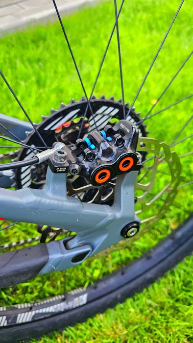 Vand Cube Stereo 170 tm grey n red , marimea L