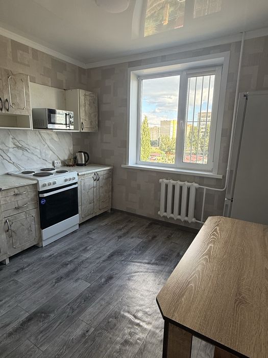 Продам 2 комнт квартиру Ткачёва 3 ТОРГ