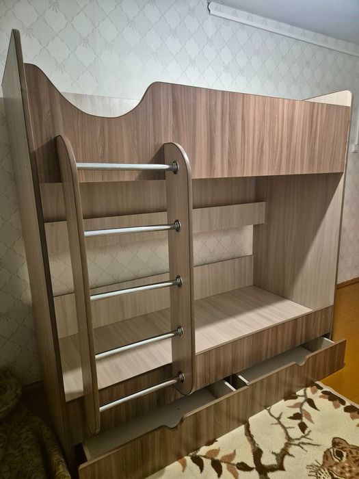 Кровать двухярусная