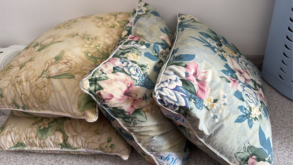 Подушки пуховые б/у