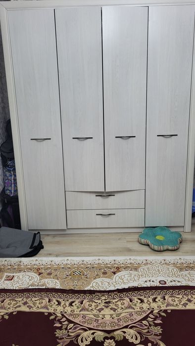 Продам шкаф почти новый