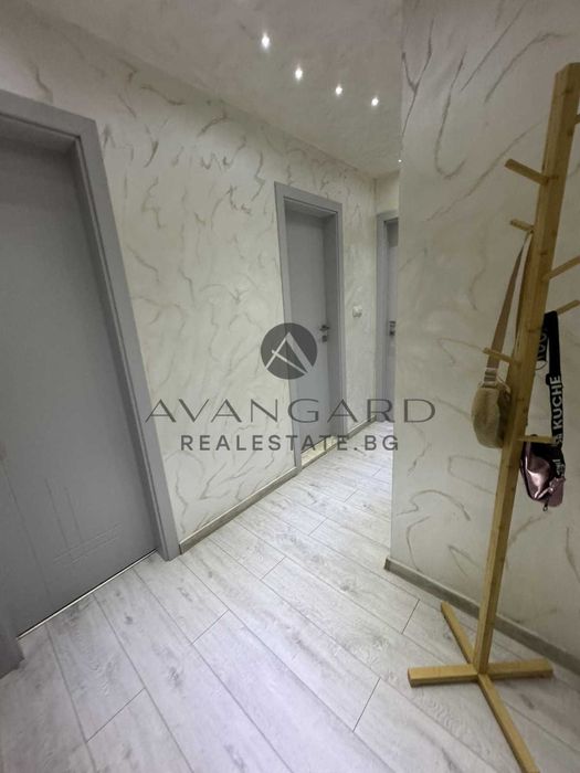 Продава се Тристаен апартамент в Пловдив, Център - 102 кв.м за 2390 €/кв.м - Снимка #7