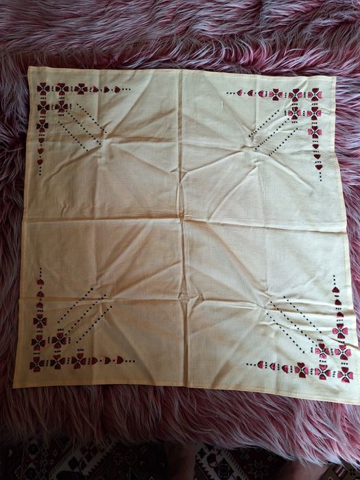 Текстилни карета и покривки.