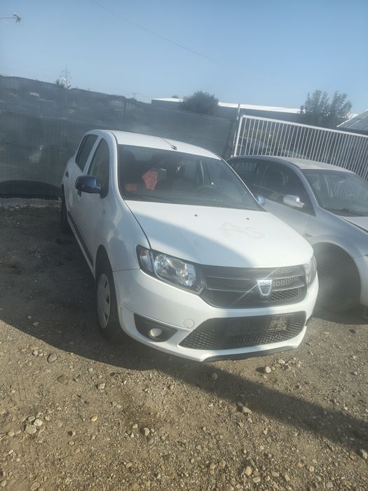 Dezmembrez Dacia Sandero 1.2 benzina euro 5 2015