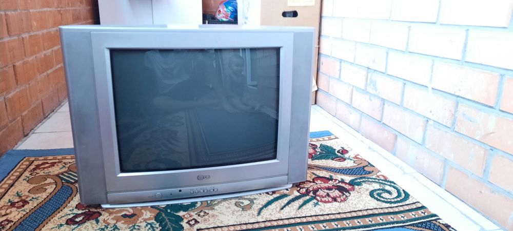 Продам телевизор