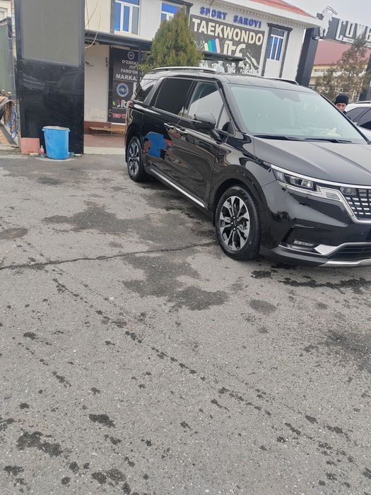 КIA CARNIVAL сотилади йили 2023   пробег 29050км булиб тулашга сотилад