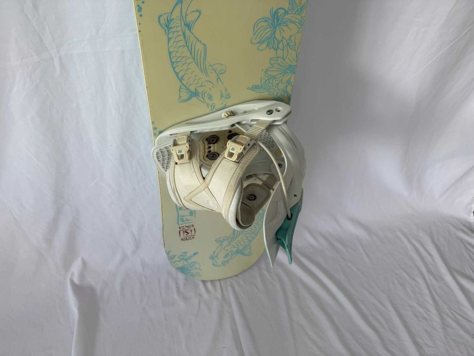 Placa snowboard Flow Venus 151cm cu legaturi Flow