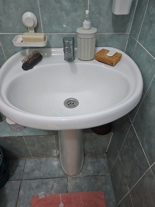 Продам раковину с педесталом