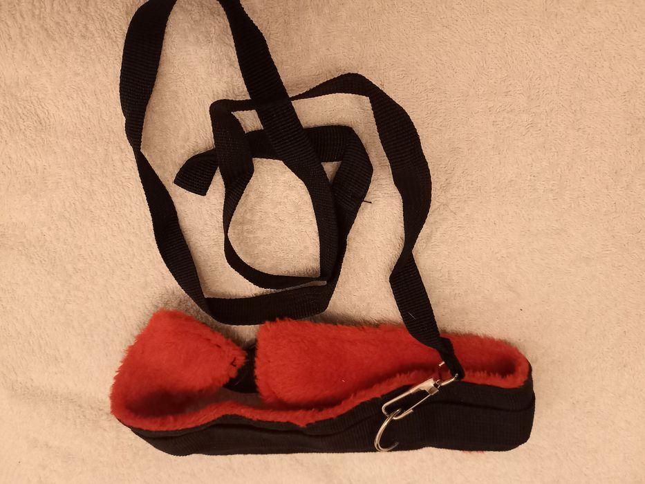 Accesoriu rosu bondage