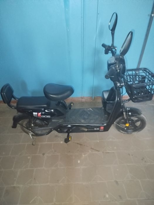 Продам электро скутер SK8