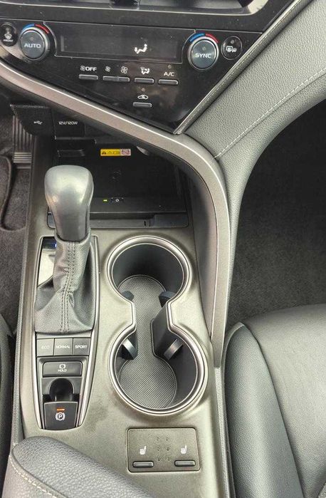 продам Toyota Camry 2023