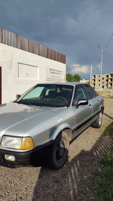 Продам. Ауди 80 б3 1.8 объем.