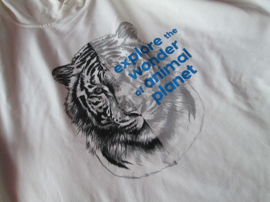 bluza alba noua cu gluga  L