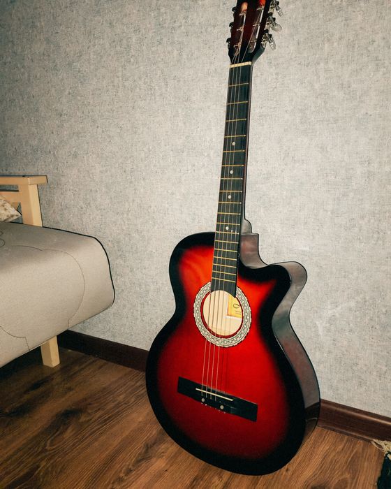 Акустическая гитара