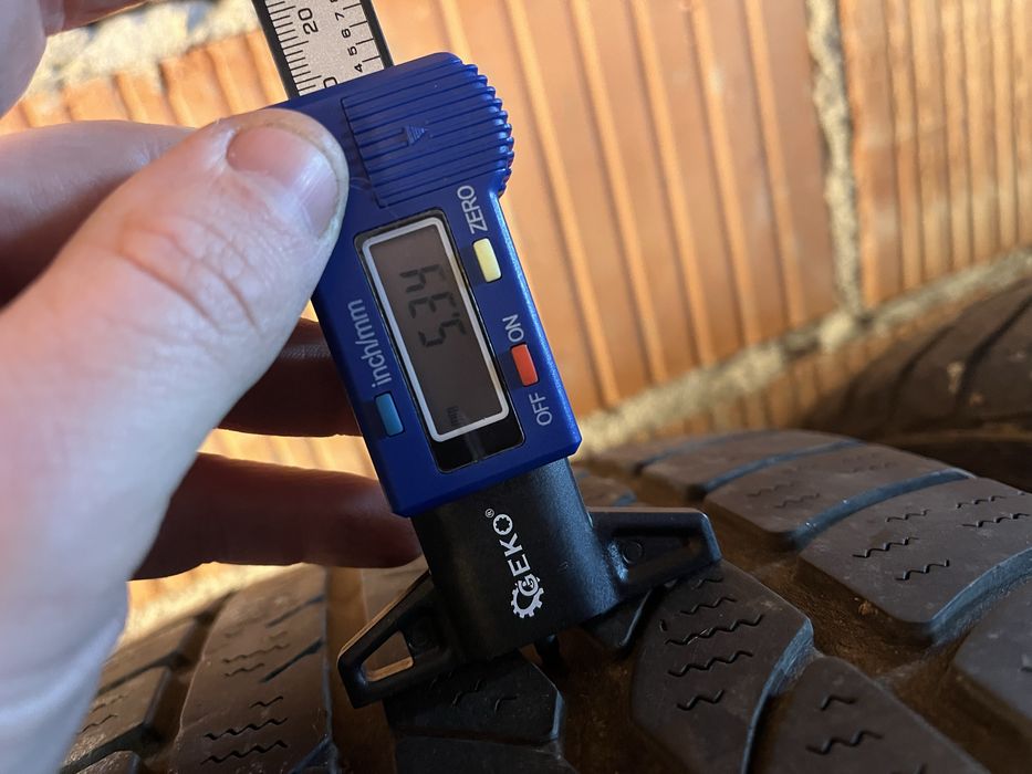 235/55 R17 de iarna M+S  Continental