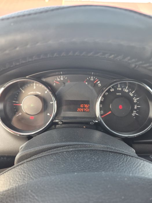 Пежо - 3008  1,6 т д и ,10 м.- 2010 г. ,