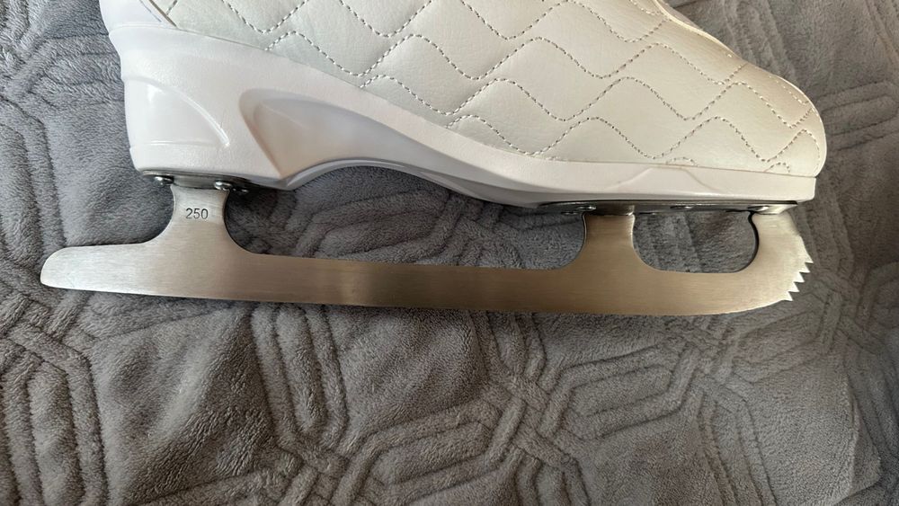 Фигурные коньки Nordway