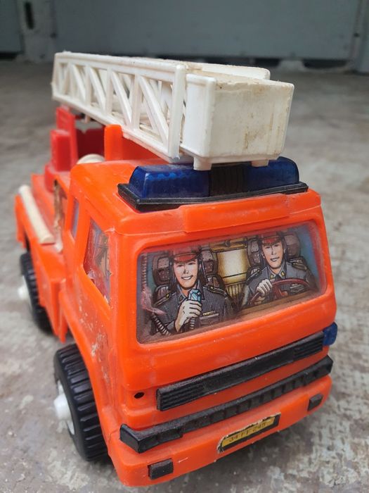 Играчка пожарна от соца